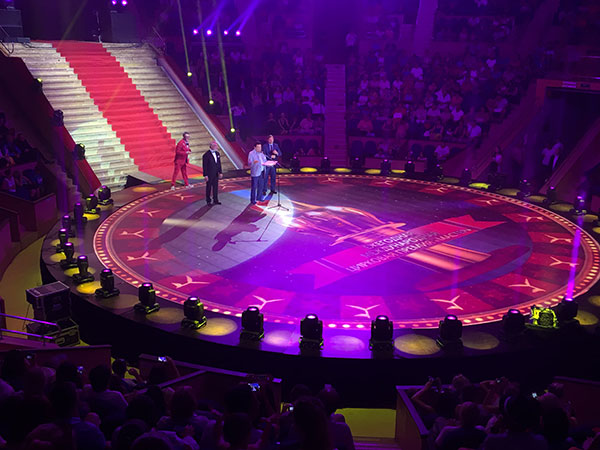 Speech dance floor screen; LED tile screen