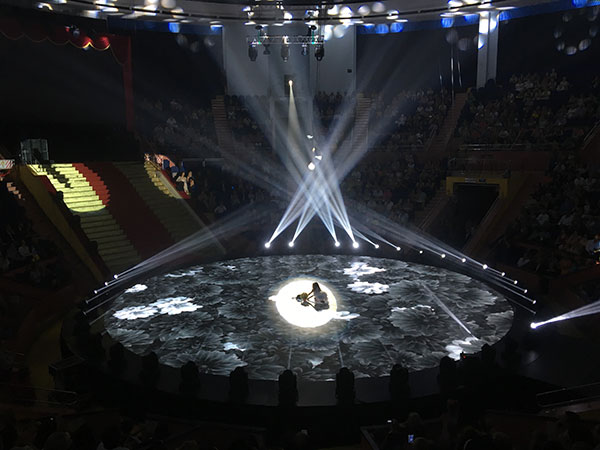 Stage 3D display tile screen, high-definition screen