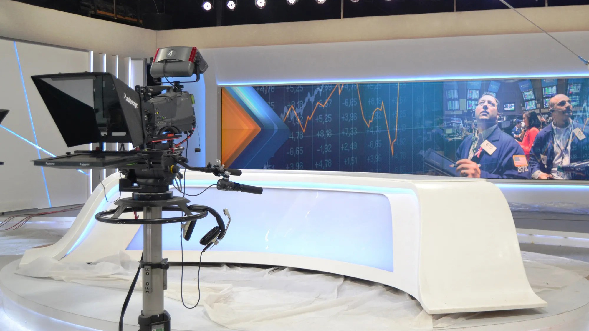 2 Ultra-HD LED Fine-Pitch Screen for Conference & Command Center Use.jpg