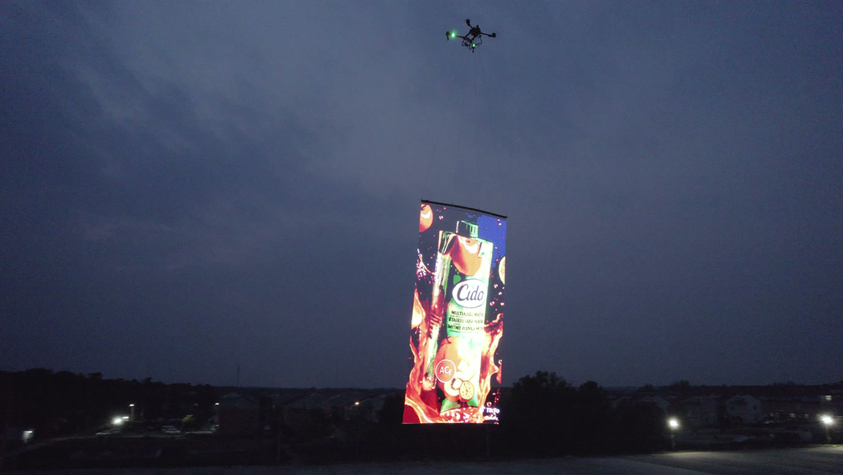 Lino Visinos LED-Flying-Screen wird nach Thailand exportiert: 1,5 m × 6 m großes Kreativdisplay-Projekt erfolgreich ausgeliefert
