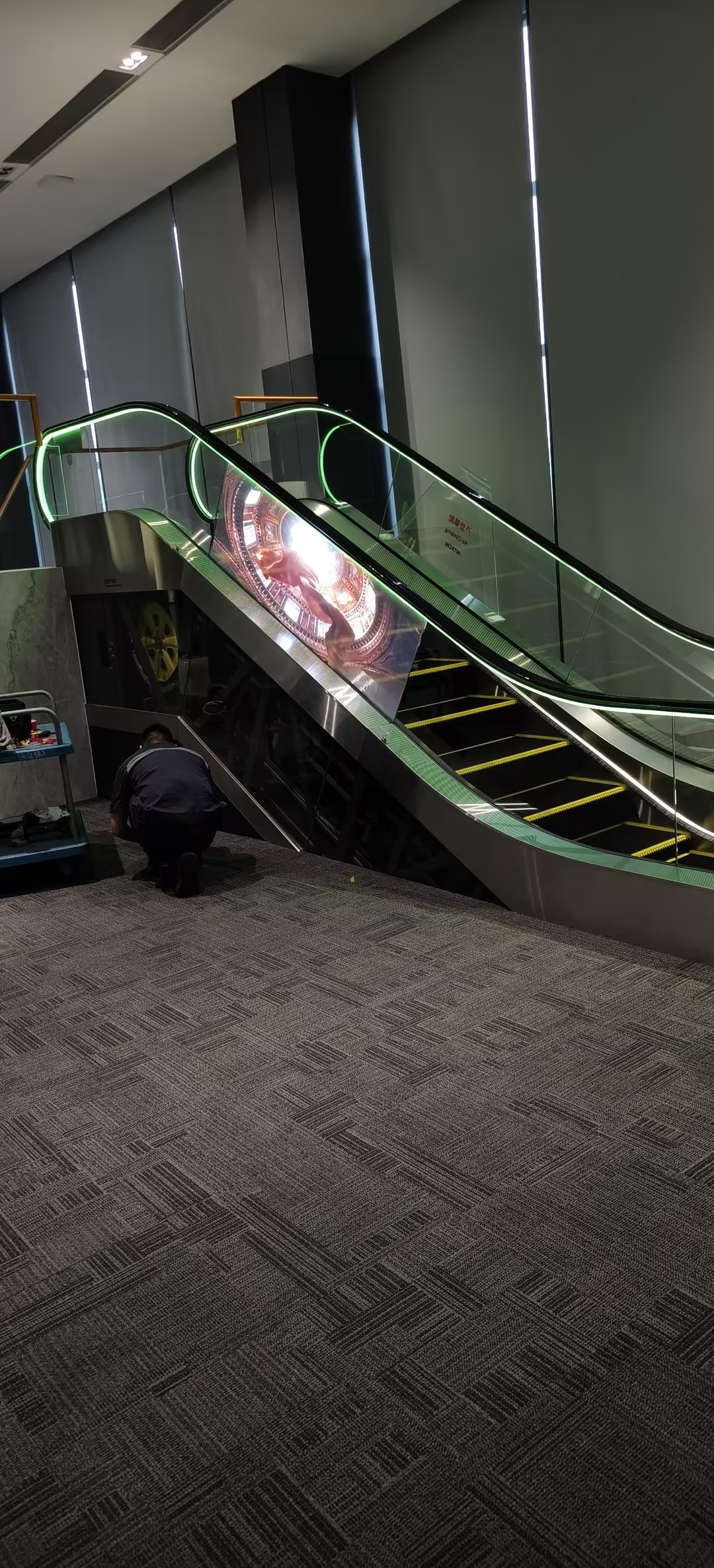 Lino Visino Completes Indoor P4 LED Crystal Film Screen Installation for Escalator Advertising