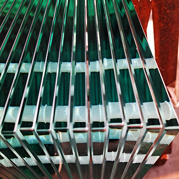 10 mm karastatud klaas basseinipiirde jaoks