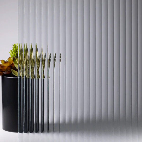 Prilagodljivo dekorativno steklo z privlačnimi vzorci