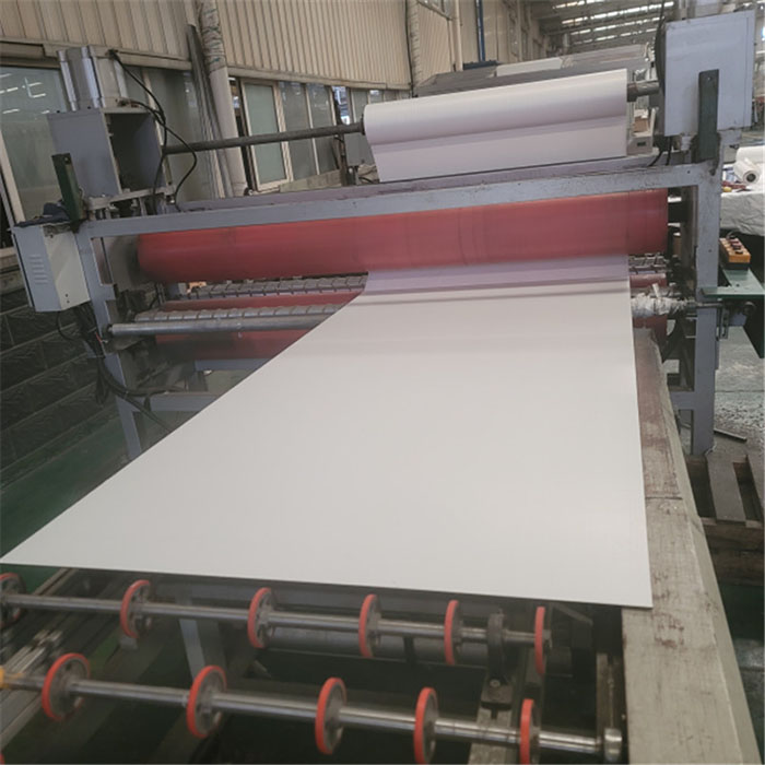 Çinin Ən Yaxşı Gümüş Güzgü Şüşəsi İstehsalçısı Vinil Arxa və Təhlükəsizlik Güzgü Tətbiqlərini Təkmilləşdirir