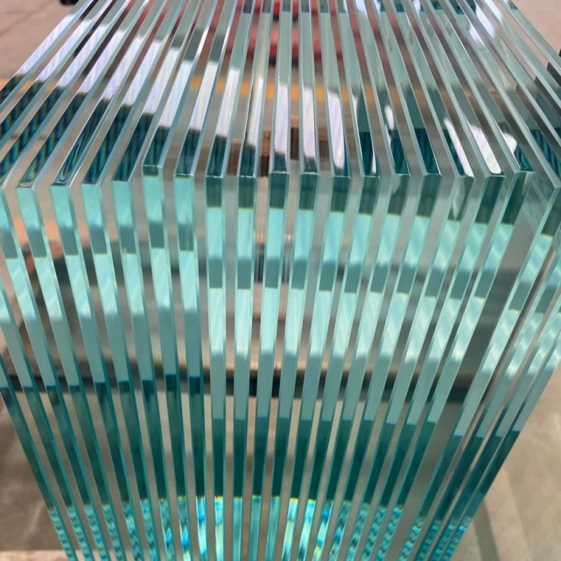 Xüsusi Ultra Şəffaf Aşağı Dəmirli Temperli Şüşə Həllərini Kəşf Edin