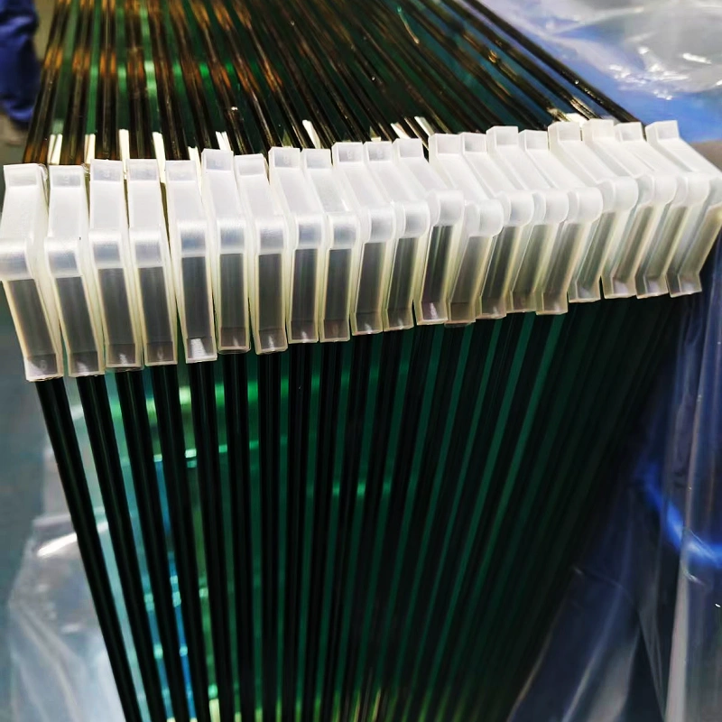 Explore 442 & 552 Laminated Glass for Terrace Roof Solutions