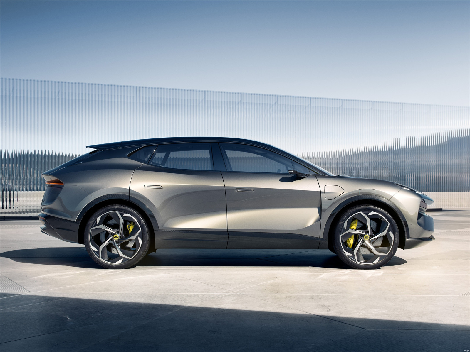 LOTUS ELETRE (4)8m1
