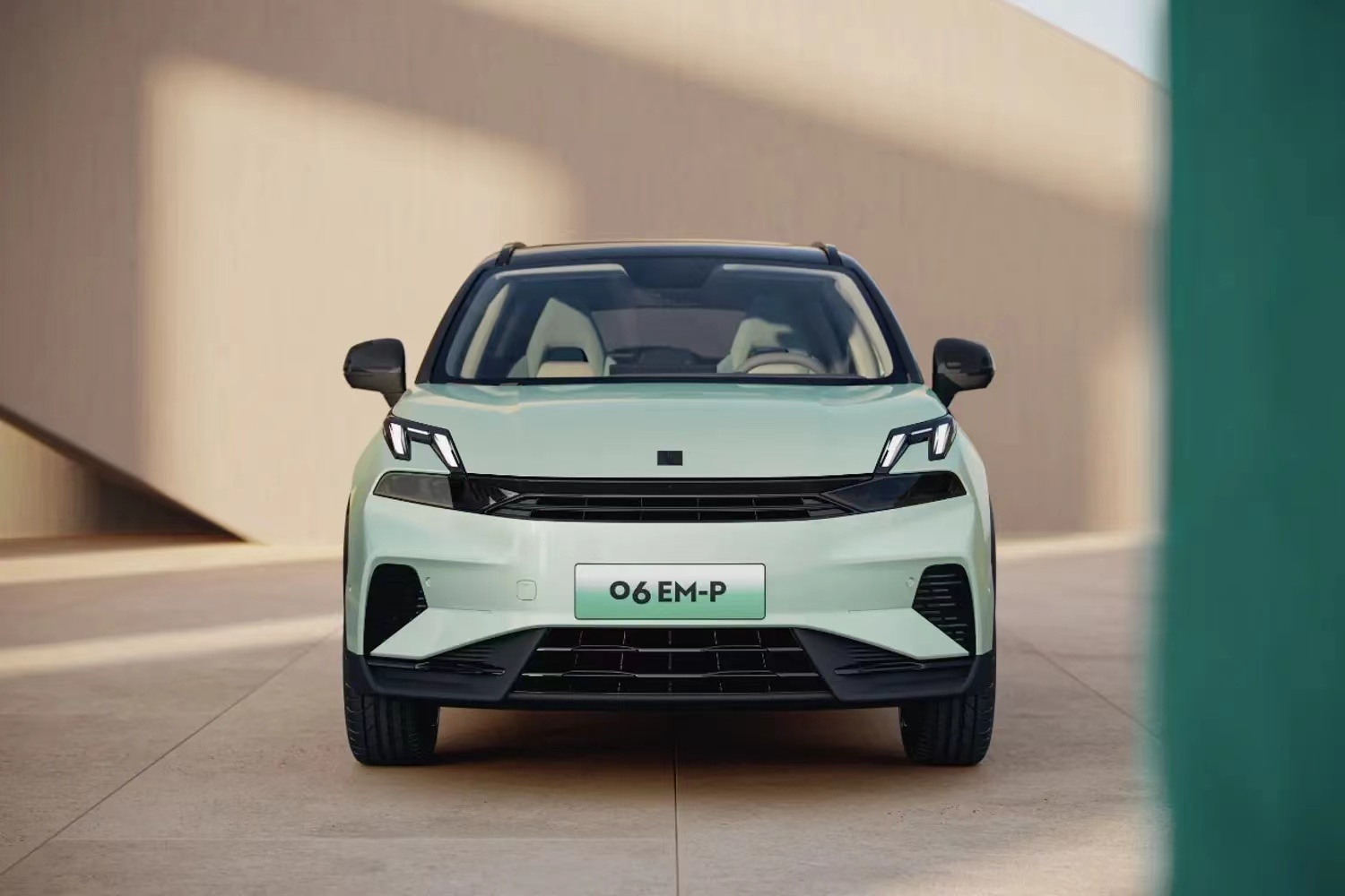 Lynk & Co 06tf3