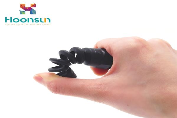 How Do Nylon Strain Relief Cable Glands Perform vs Standard Nylon Cable Glands in Bend Tests?