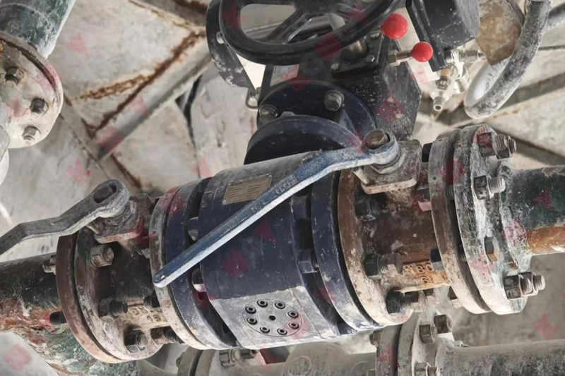 Tackling severe working conditions: a case study on dry acetylene units
