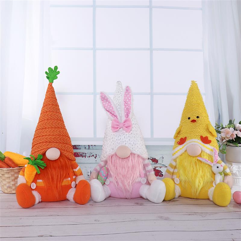 20"/17" Sitting Gnome w/ Warm Light