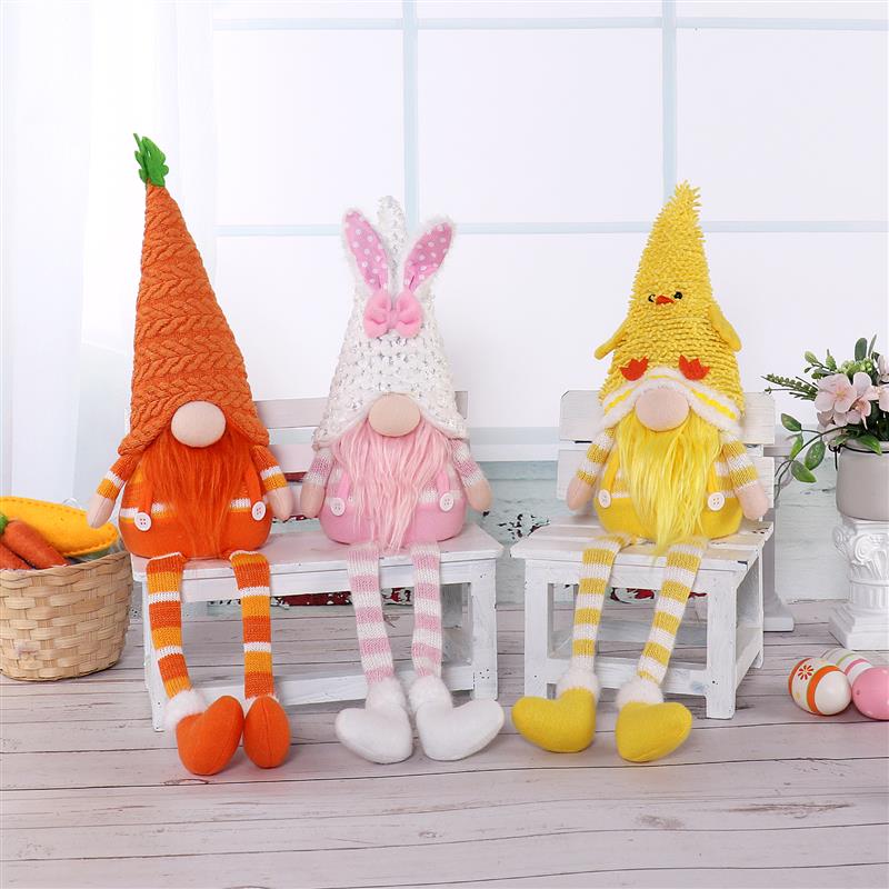23"/21" Dangle Legs Gnome w/ Warm Light