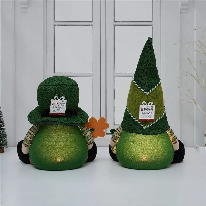 Gnome assis de 28/40 cm avec lumière chaude