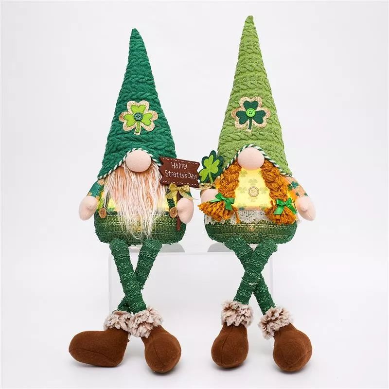 Gnome à pattes pendantes de 61 cm avec lumière chaude