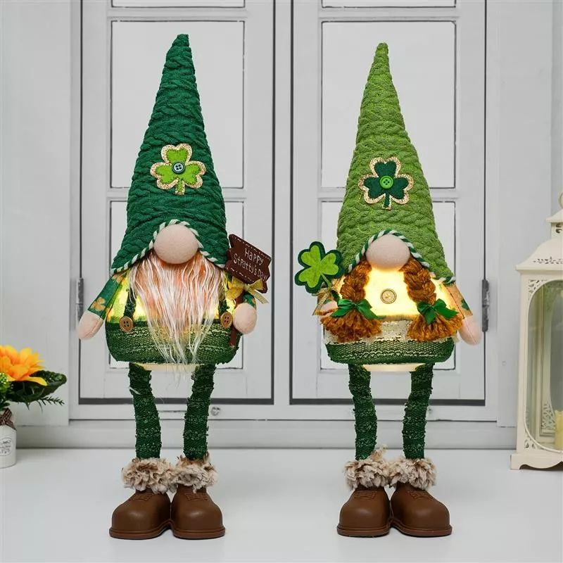 Gnome debout de 45 cm avec lumière chaude
