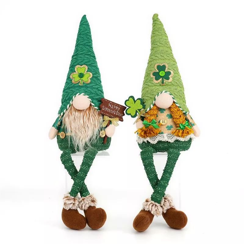 Gnome à pattes pendantes de 53 cm avec lumière chaude