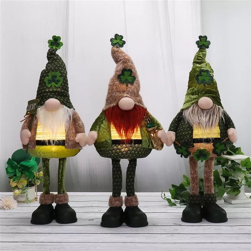Gnome debout de 66 cm avec lumière chaude