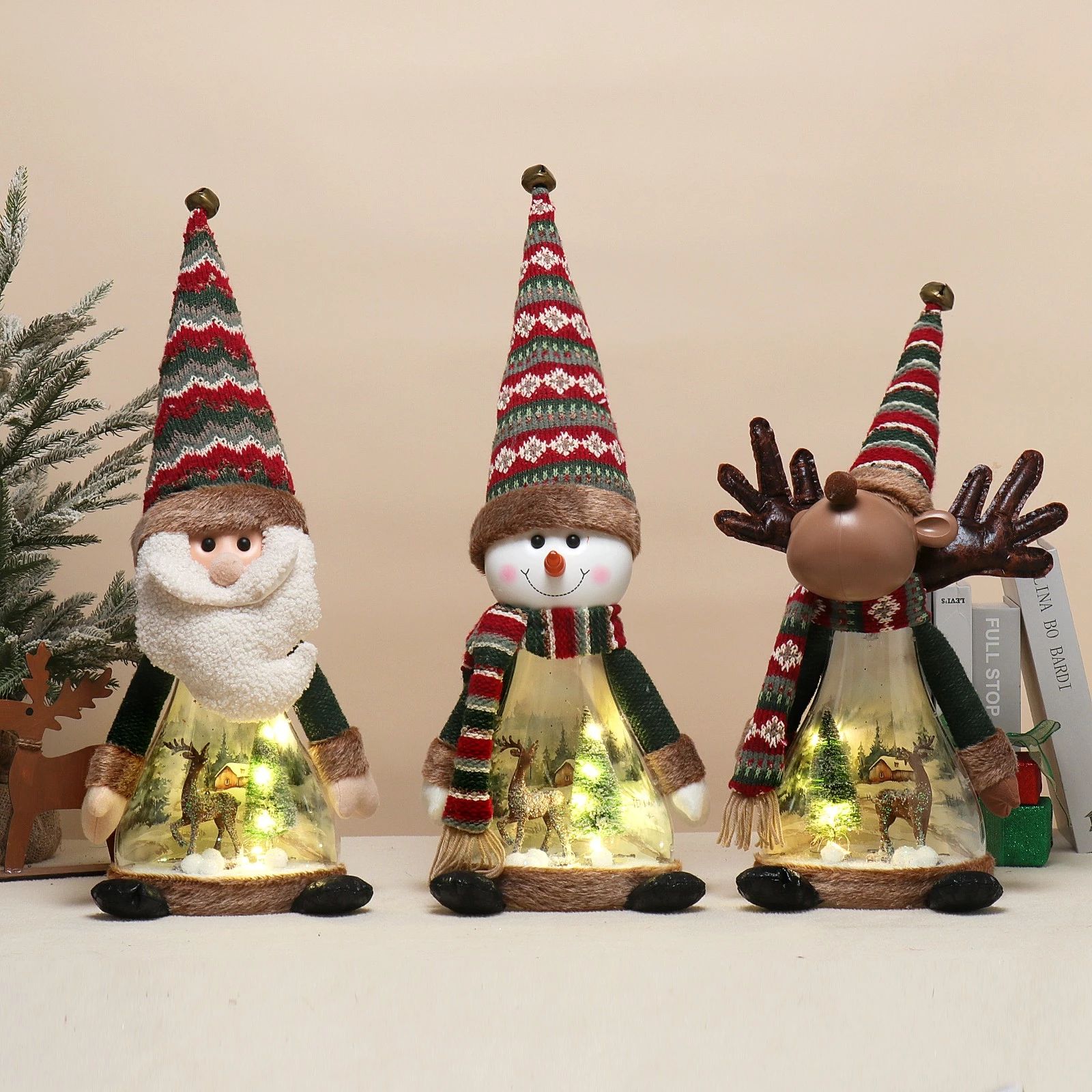 Père Noël, bonhomme de neige et cerf assis, 61 x 56 cm, avec lumière chaude