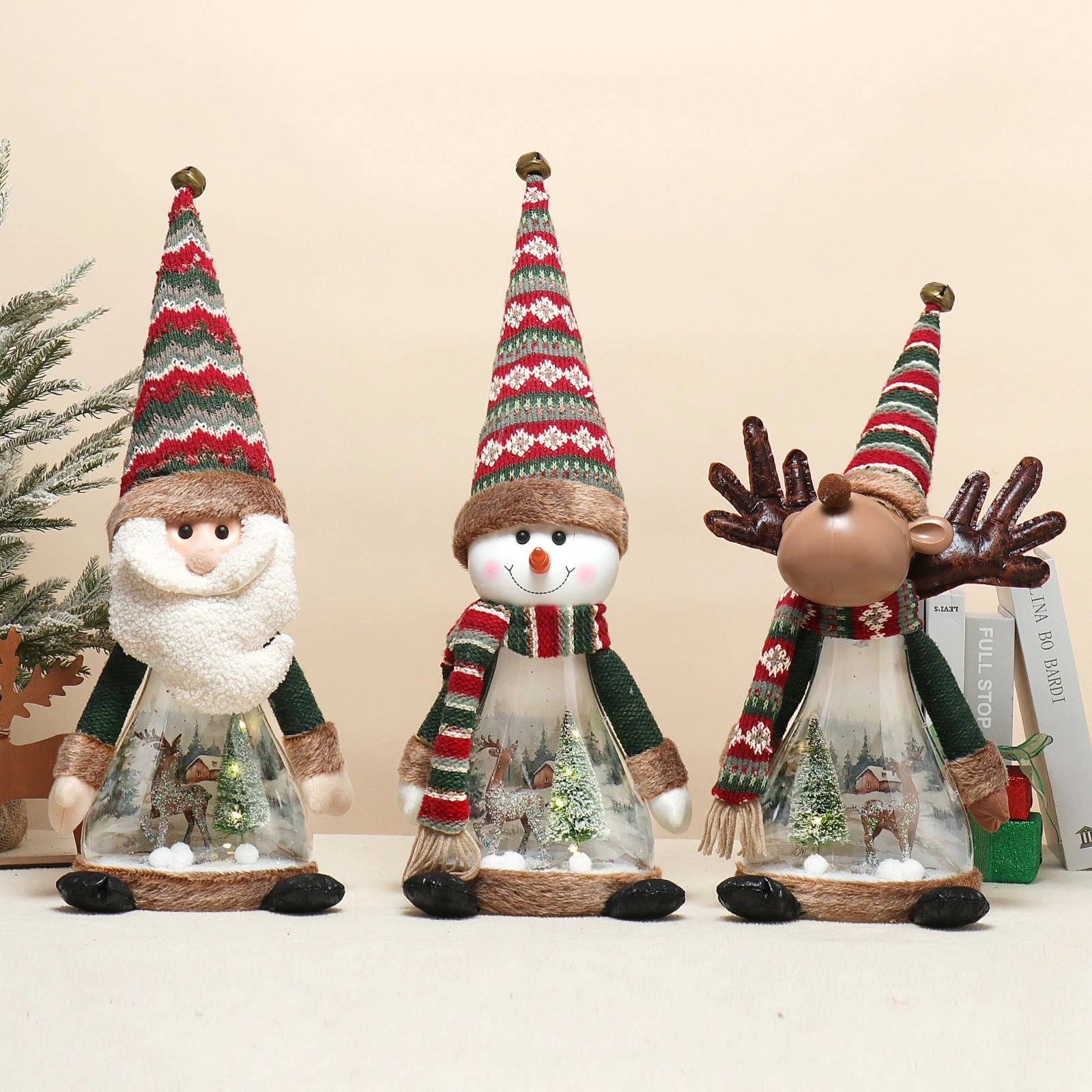 Père Noël, bonhomme de neige et cerf assis, 61 x 56 cm, avec lumière chaude
