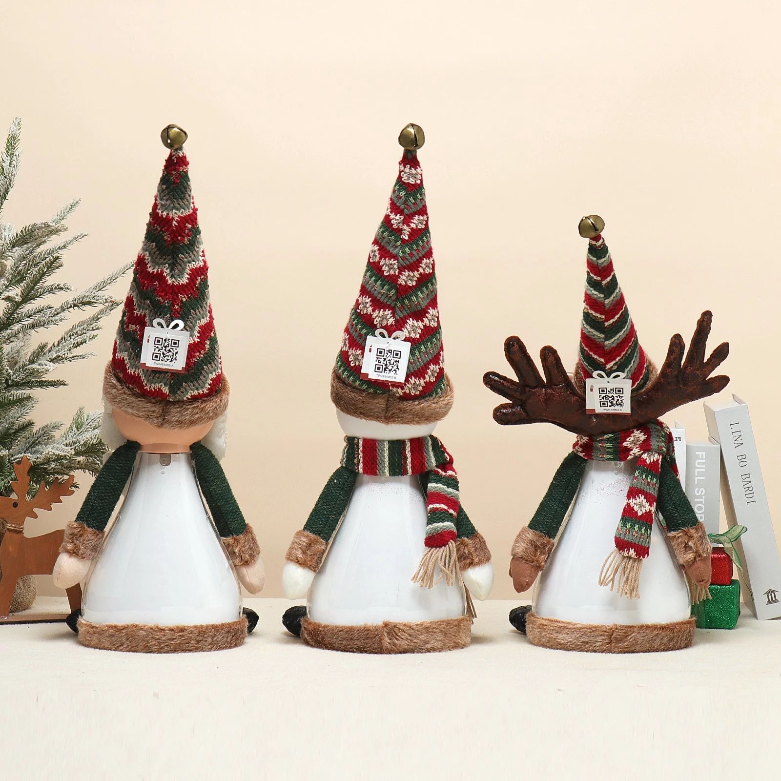 Père Noël, bonhomme de neige et cerf assis, 61 x 56 cm, avec lumière chaude