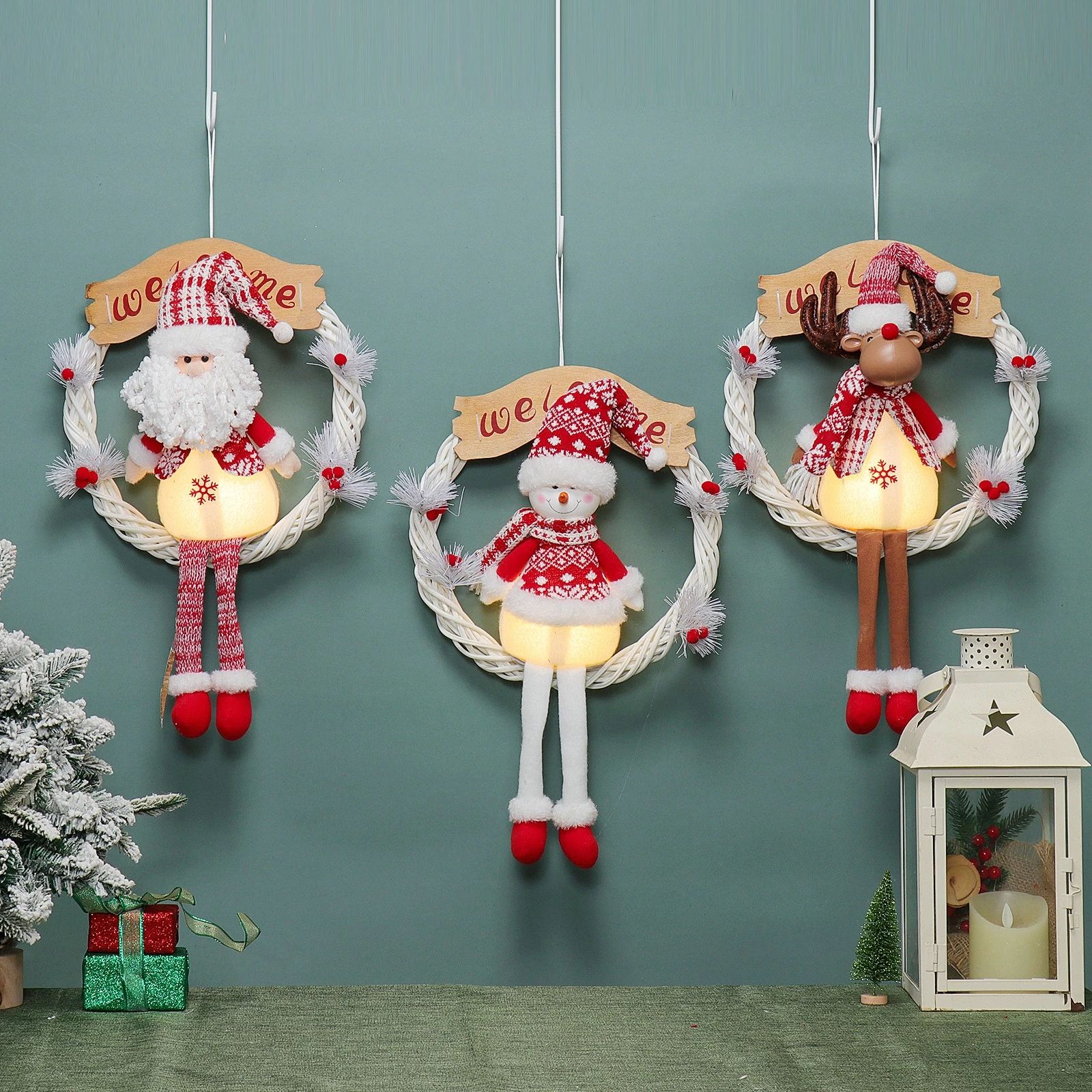 13x20" Wreath Santa Snowman Deer w/ Warm Light