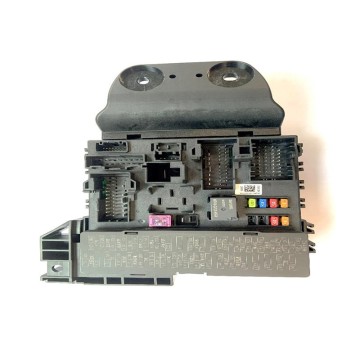 Intelligent PCB Mounted Automotive Fuse Box
