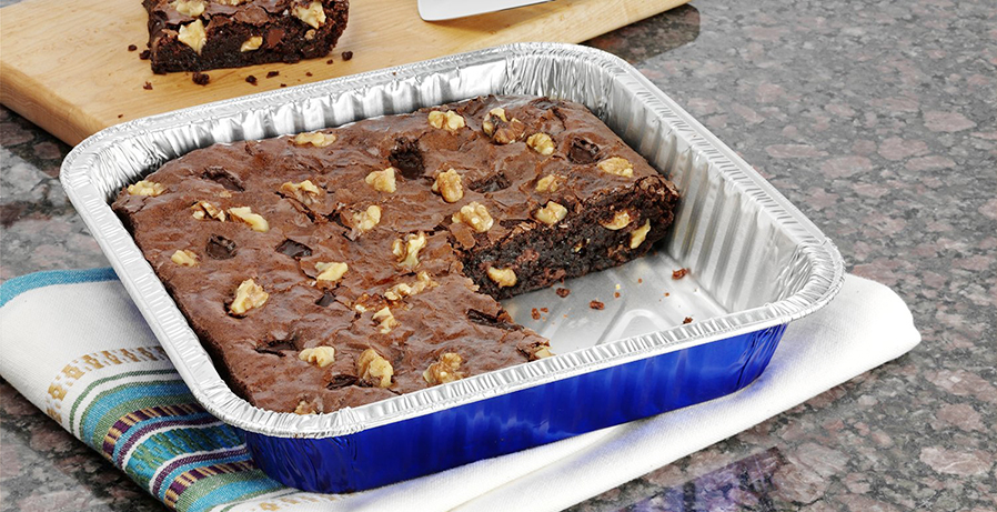 Square foil baking trays