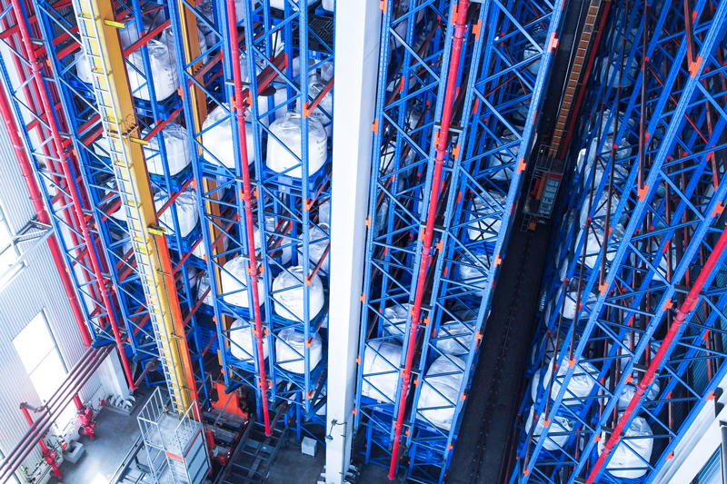 Smart-Factory-Automated-Storage-with-Stacker-Cranes1