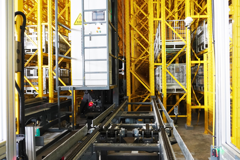 Pallet-Stacker-Crane-AS-RS-Optimizing-Warehouse-Space2