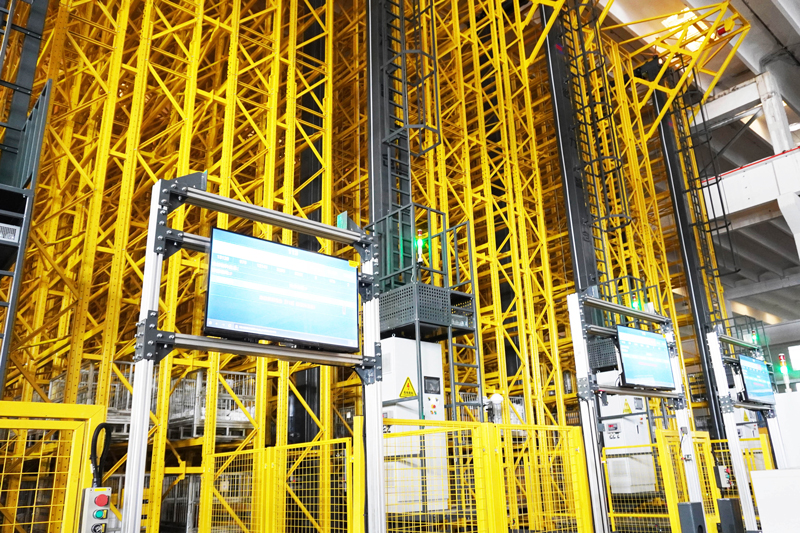 Pallet-Stacker-Crane-AS-RS-Optimizing-Warehouse-Space3