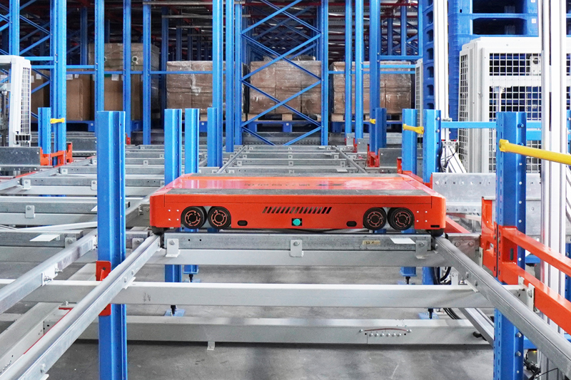Stacker-Crane-+-Shuttle-Robots-Empower-High-Value-Material-Storage2