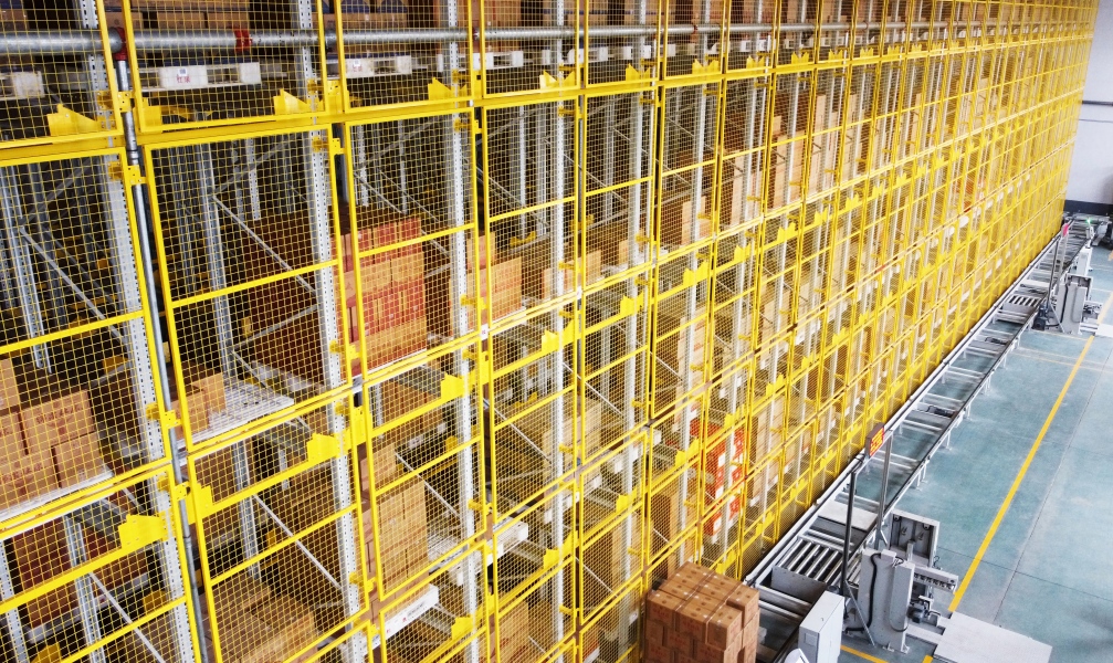 Pallet Two-Way Shuttle Robot for Deep-Lane Pallet Storage