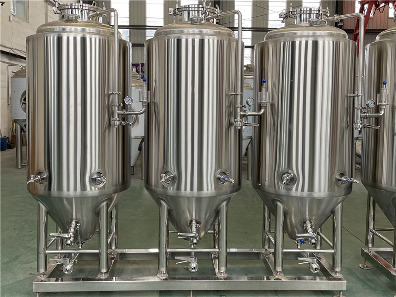 500L Fermentation Tank In UK 02