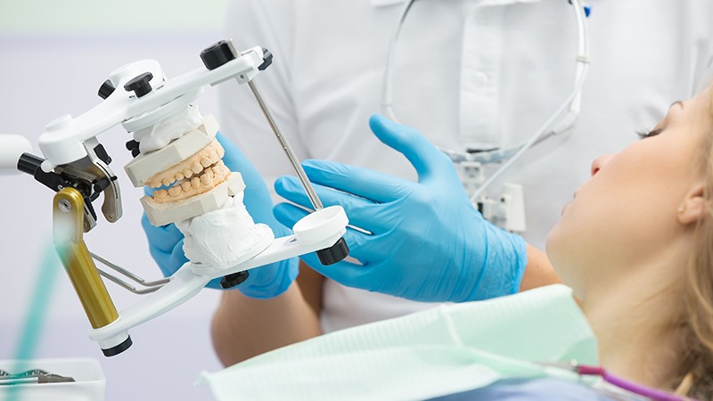 Maladie parodontale (gingivite) : causes, symptômes et traitement