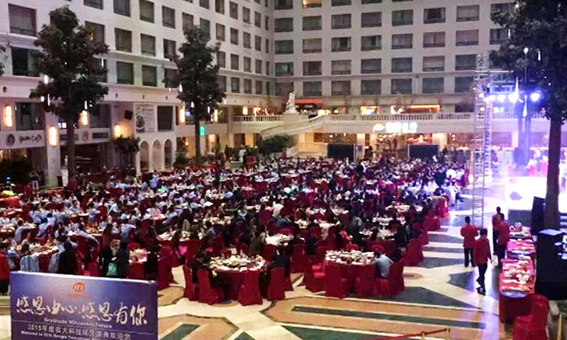 “感恩见证未来”2015荣塔周年庆典主题派对圆满落幕(13).jpg