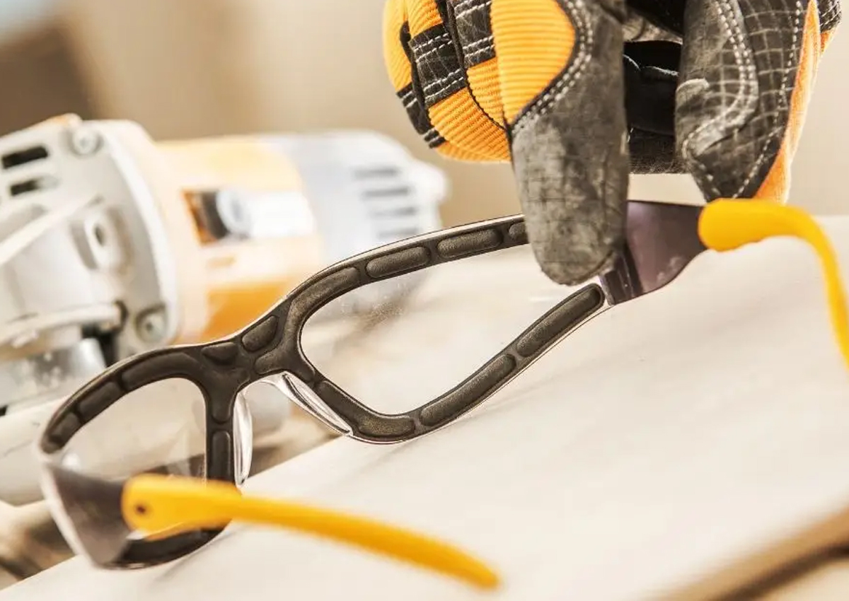 Construction safety glasses