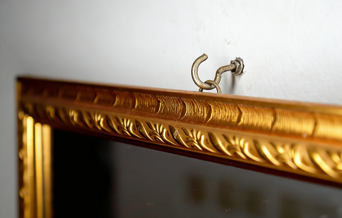 Eye Screws for Picture Hanging