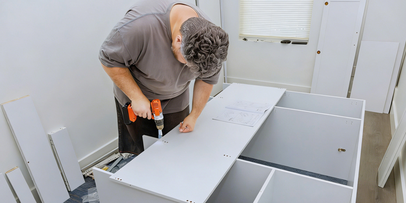 Assembling wardrobe frames and back panels 18mm thick