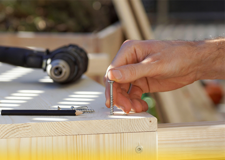 Building outdoor structures
