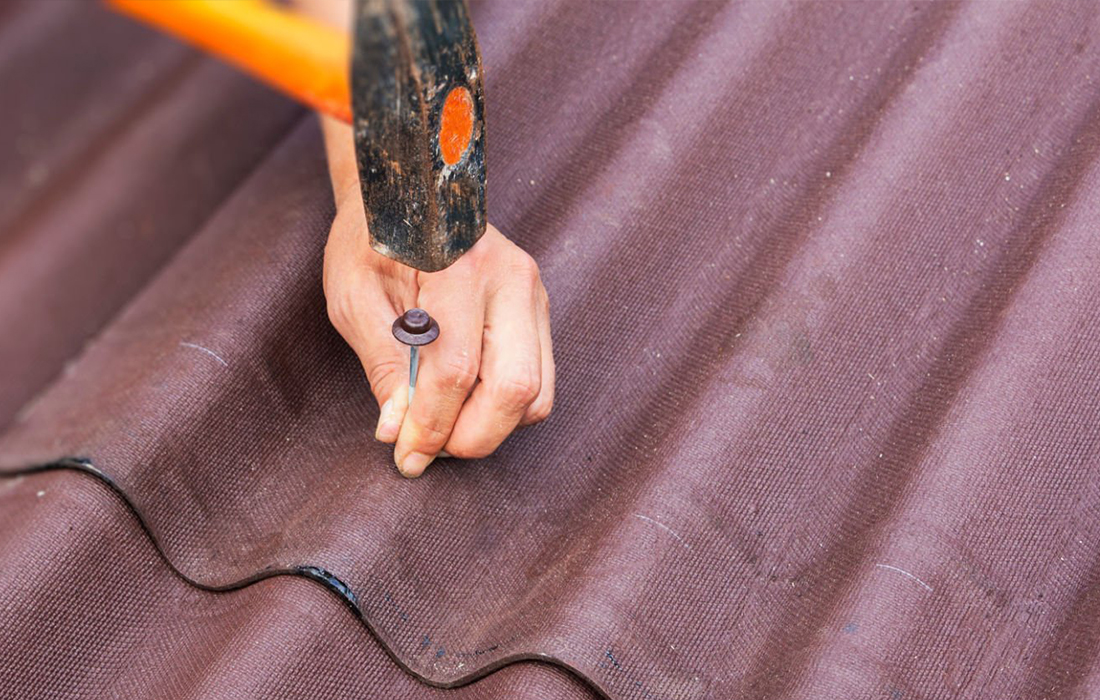 Skru Mengetuk Sendiri Hitam untuk Plastik