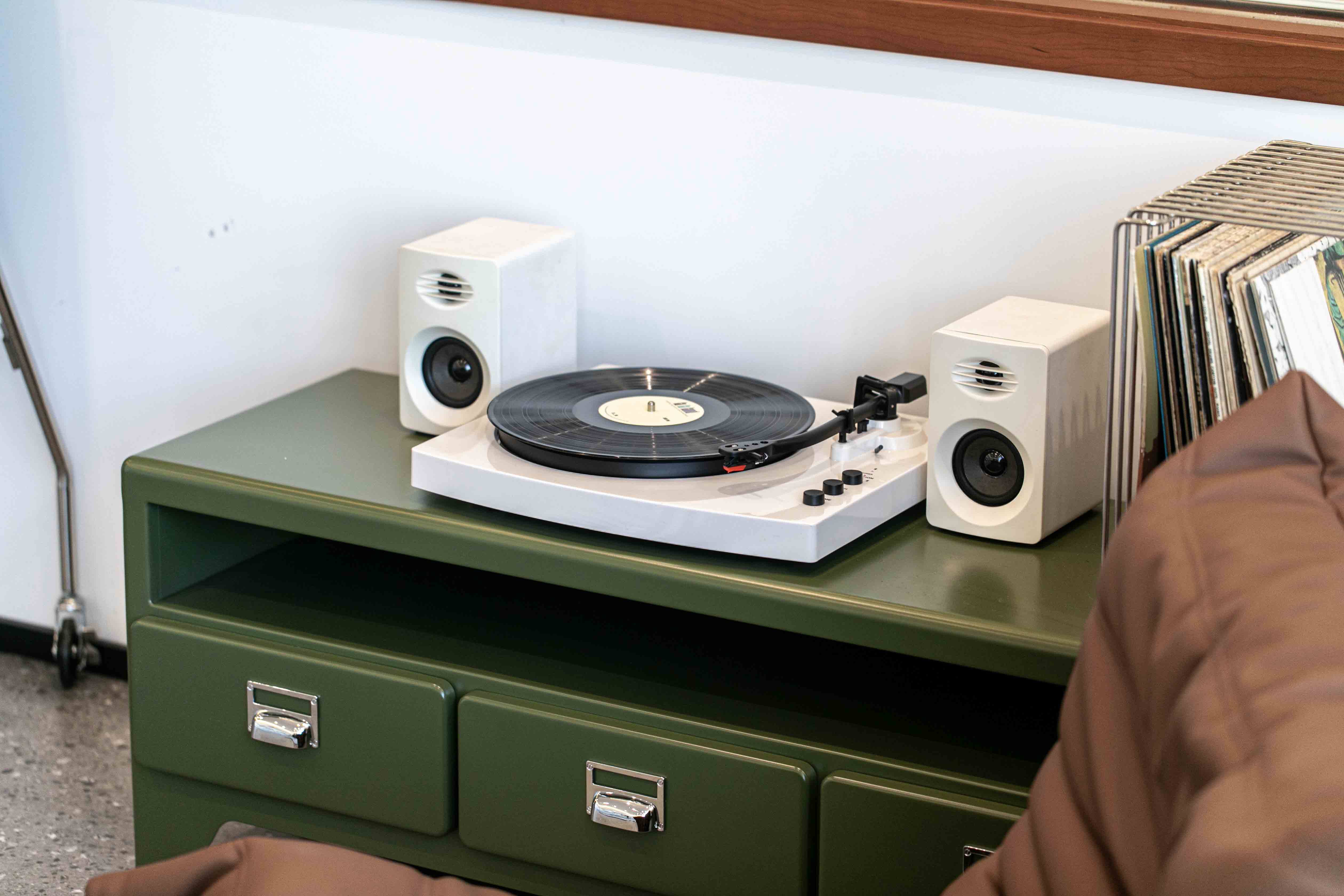 HP-TT71BHK VINYL RECORD PLAYER (3)