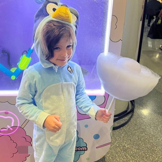 Chuanbo Expands International Footprint as Fully Automated Cotton Candy Machines Hit Landmarks in Europe, Asia, and the Americas