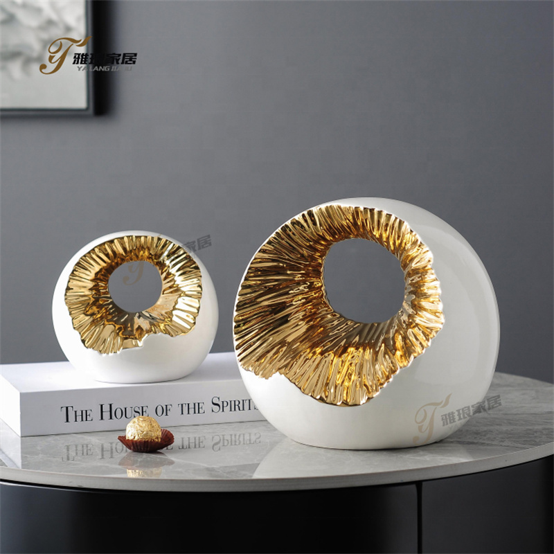 Luxury-Modern Ceramic Golden Decorative Piece Yala02.jpg