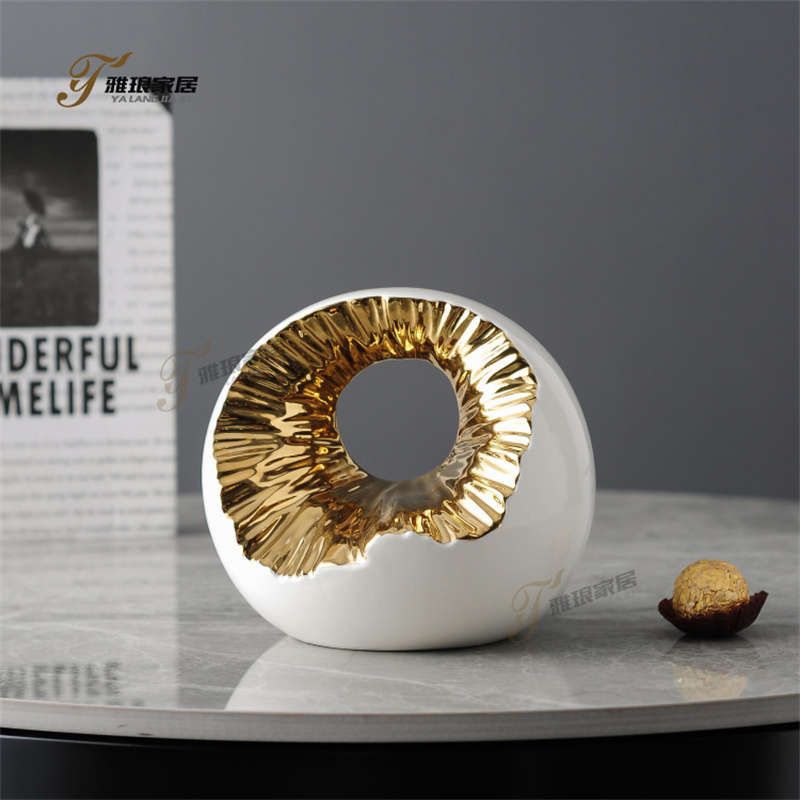 Luxury-Modern Ceramic Golden Decorative Piece Yala03