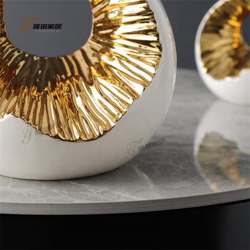 Luxury-Modern Ceramic Golden Decorative Piece Yala05