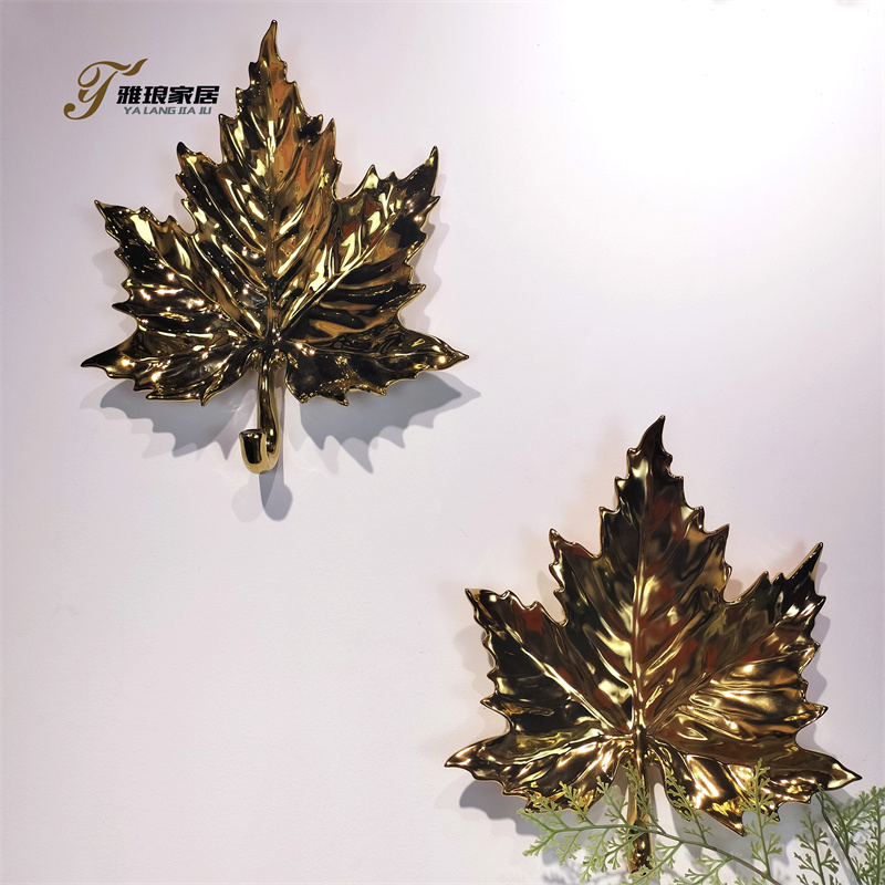 Golden Maple Leaf-Shaped Ceramic Wall Decoration: Adds A Natural And Luxurious Touch To The Space
