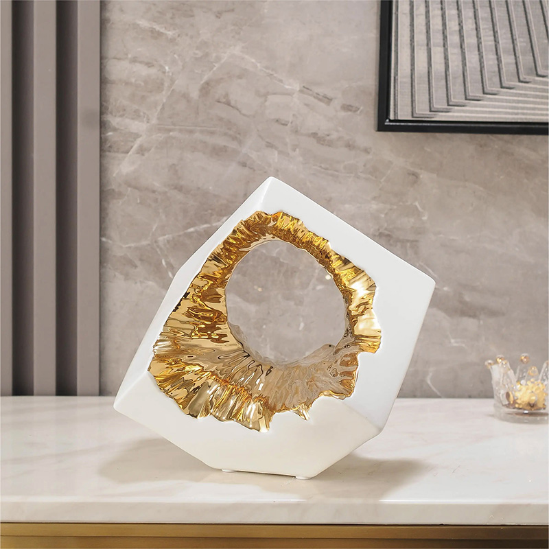 Geometric Ceramic Sculptures: White & Gold Hollow Art Pieces for Luxury Home Decor