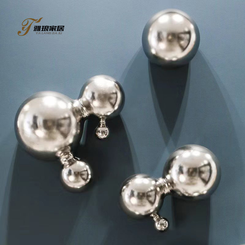 Custom ceramic wall decorations: Custom ceramic spherical artworks, used to create an exclusive interior style