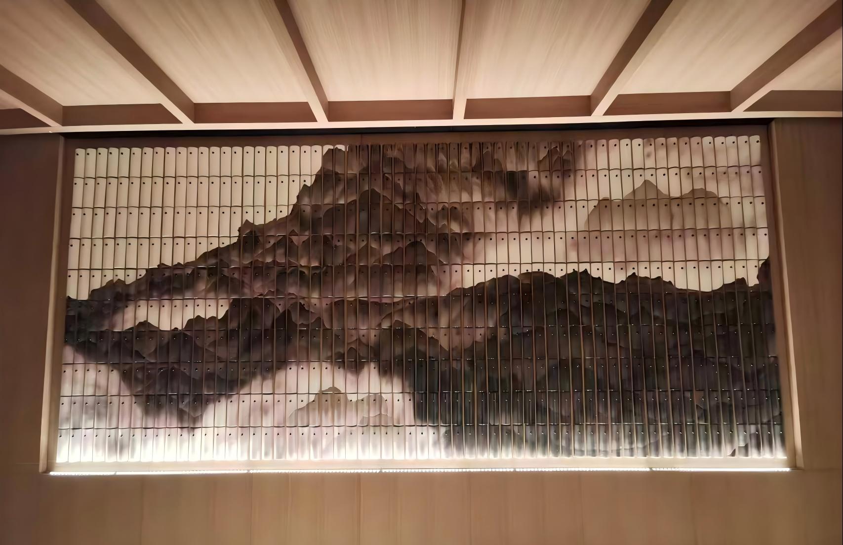 The Art of Hospitality: How a Custom Ceramic Masterpiece Redefined a Luxury Hotel Lobby