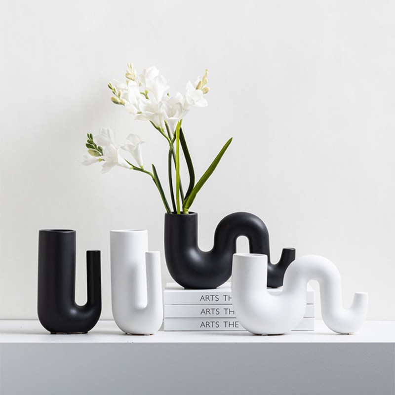 Modern Abstract S-Shaped Vase Set – Black & White Ceramic Sculptural Vases for Minimalist Home Decor & Artful Floral Displays